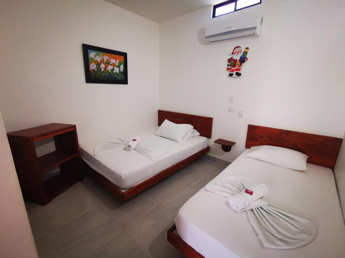 פוארטו טריונפו Hotel Paraiso Plaza מראה חיצוני תמונה